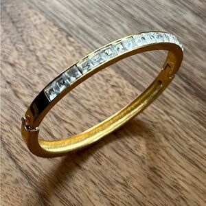 BRACELET Bangle Gold Tone Rhinestones Clasp Closure Event Occasion Bling Sparkly